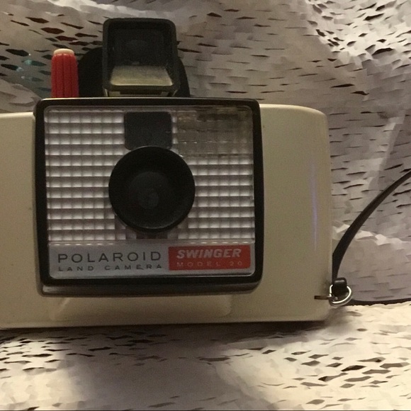 Vintage Polaroid Land Camera Swinger Model 20 - Picture 2 of 4